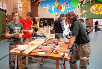 Handwerk hat goldenen Boden, heißt es. Begehrte Ausbildungen wie die des Schreiners sind an der Berufemesse vertreten.